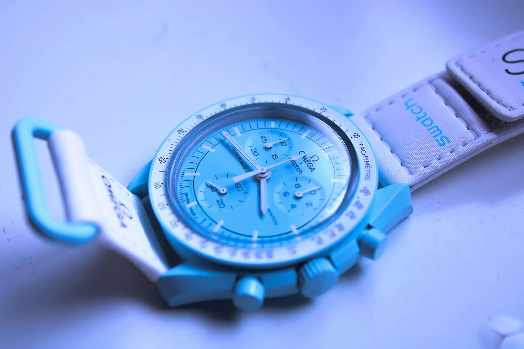 watch-Analog-watch-product-azure-clock-font-1674036-pxhere.com