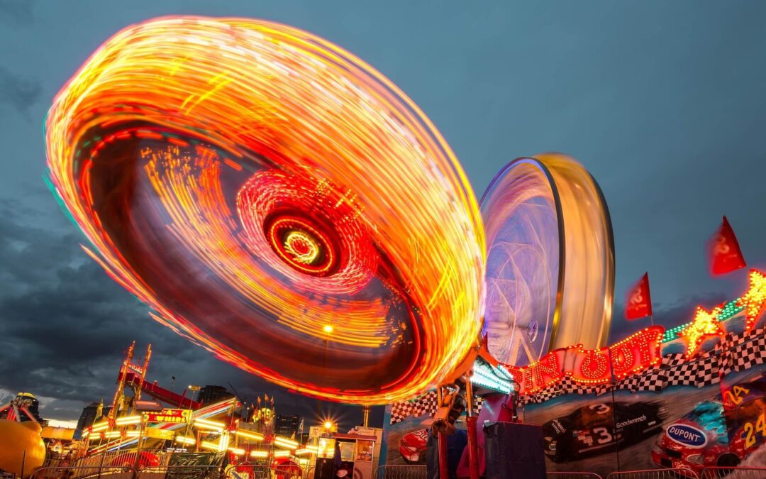 glowing-night-wheel-motion-carnival-amusement-park-657527-pxhere.com