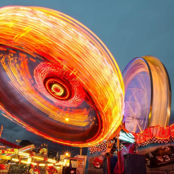 glowing-night-wheel-motion-carnival-amusement-park-657527-pxhere.com