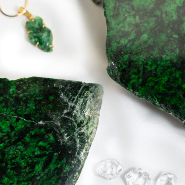 jewelry-green-leaf-natural-material-grass-font-1639353-pxhere.com