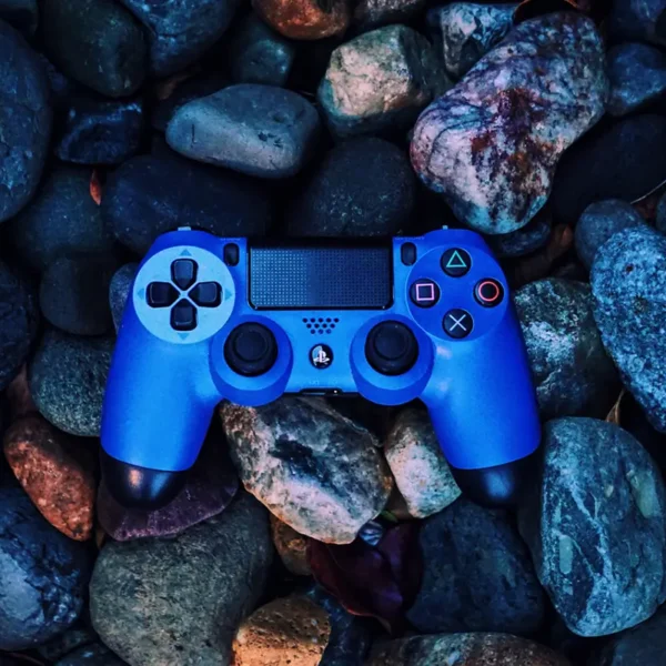 blue-game-controller-electronic-device-gadget-technology-input-device-1614745-pxhere.com