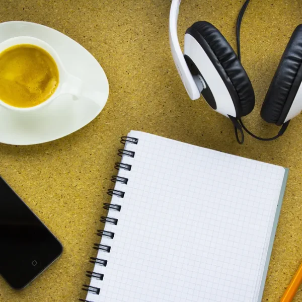 iphone-notebook-mobile-coffee-technology-pen-860640-pxhere.com