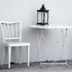 desk-table-cafe-white-chair-seat-653530-pxhere.com